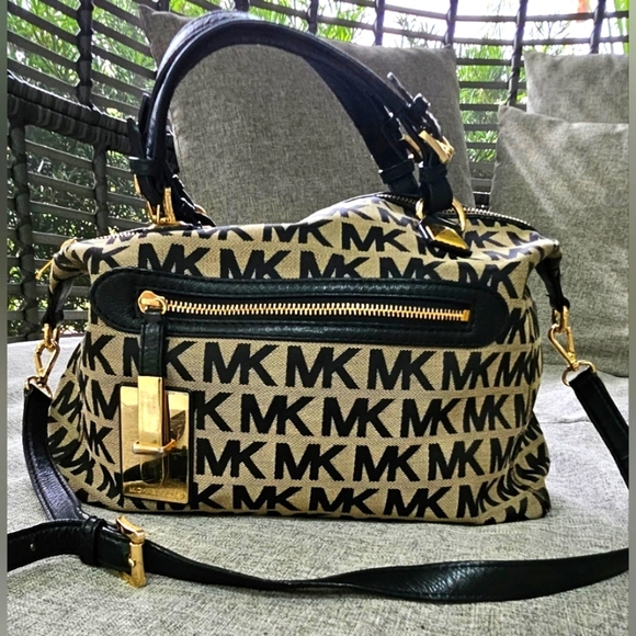 🌟Michael Kors Designer Signature Monogram Large Satchel Handbag🌟 - Picture 1 of 8